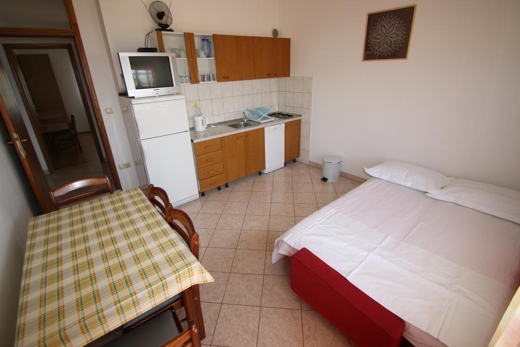 Villa Stipe Lokva Rogoznica Rum bild