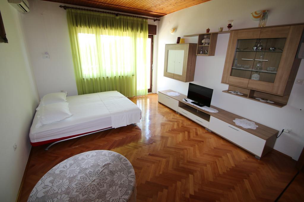 Villa Stipe Lokva Rogoznica Rum bild